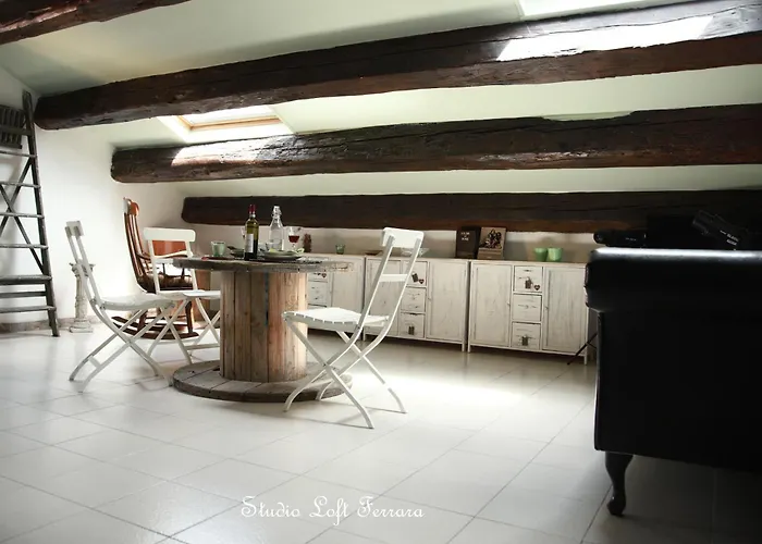 Loft Centro Storico Vista Castello 아파트 페라라
